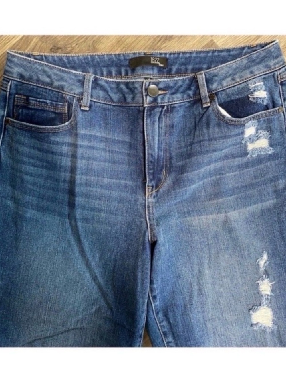 1822 DENIM RIPPED RELAXED STRAIGHT LEG JEANS - Picture 6 of 9